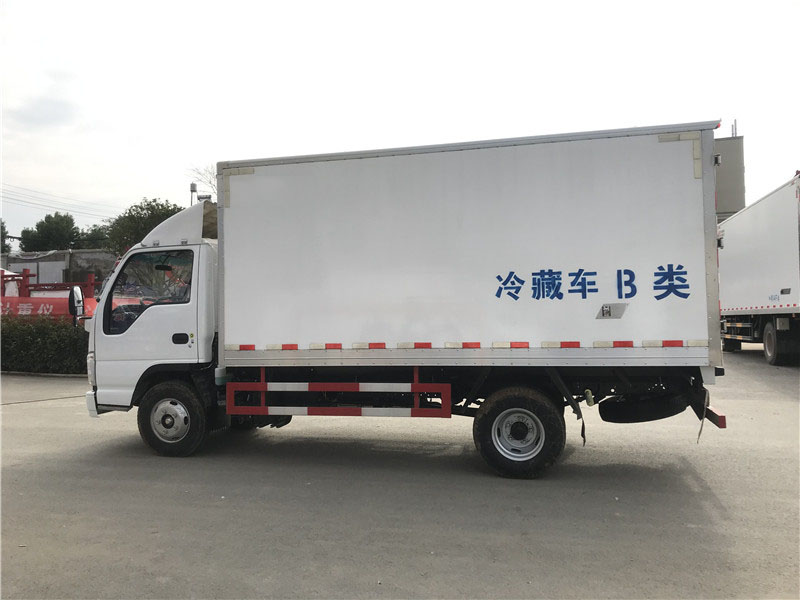 國六 五十鈴100P藍(lán)牌冷藏車
